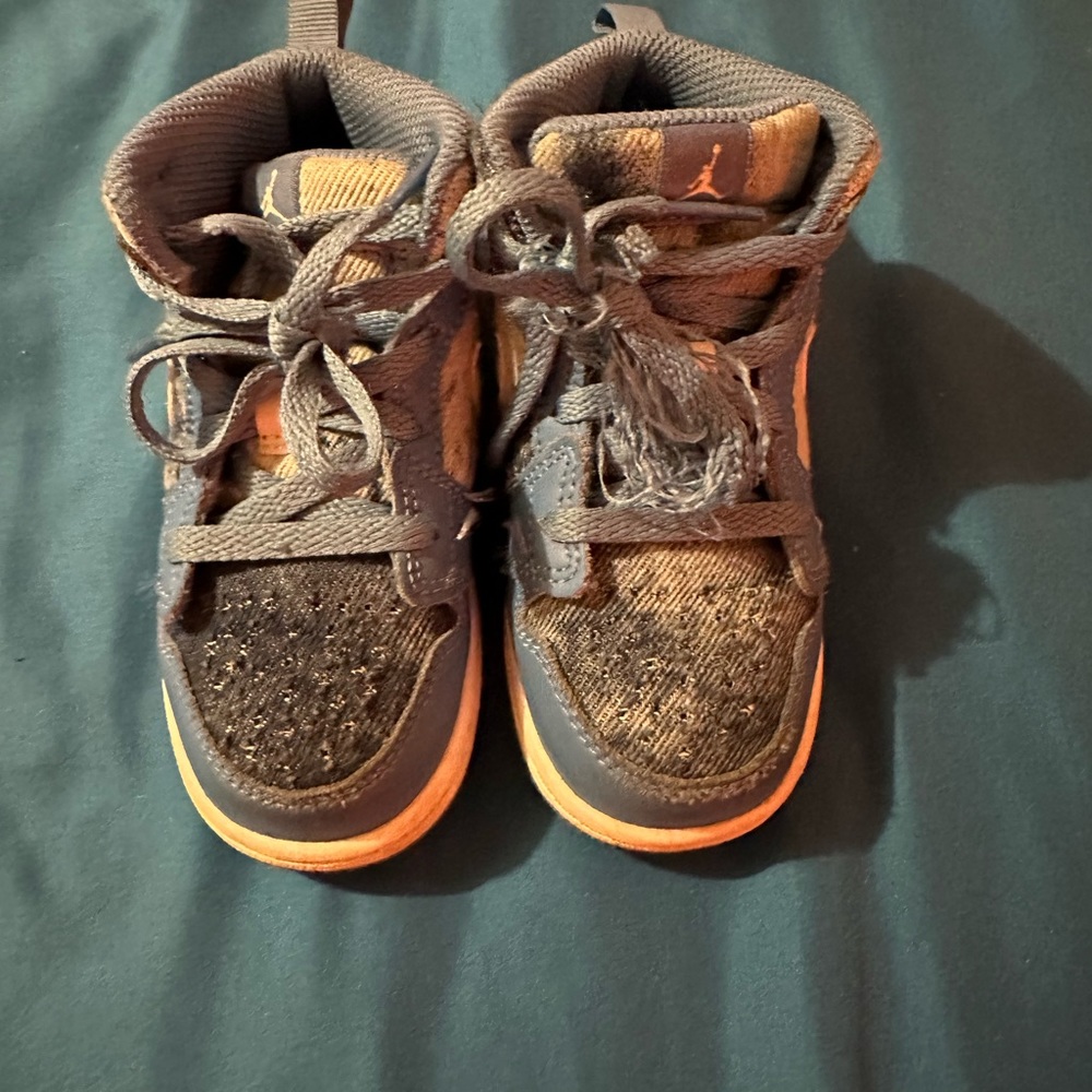 Air Jordan 1 Mid